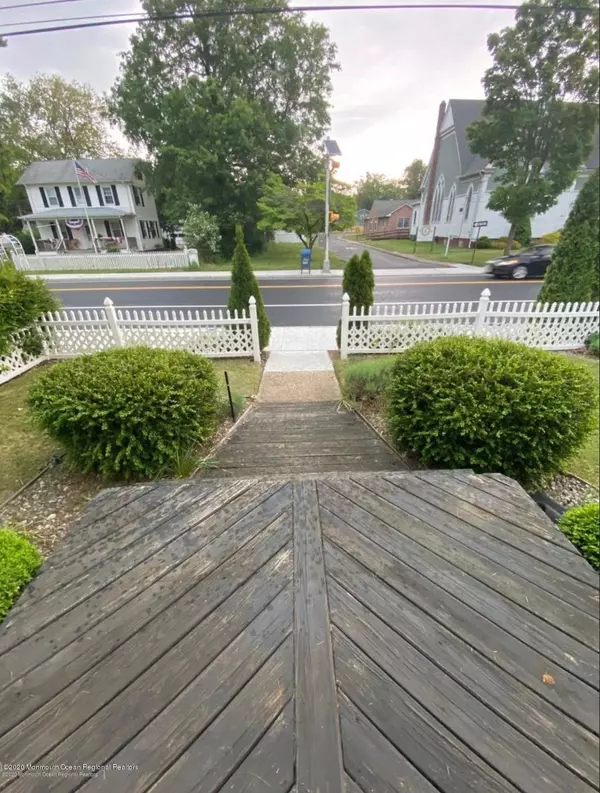 Farmingdale, NJ 07727,5 Main Street