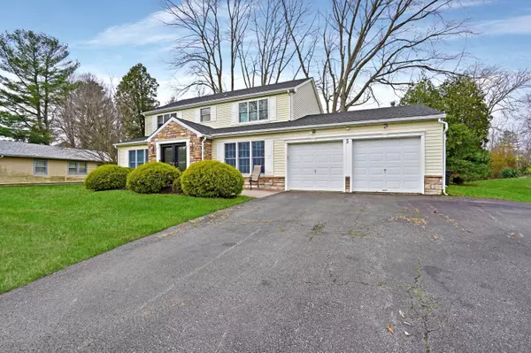 Manalapan, NJ 07726,5 Clinton Drive