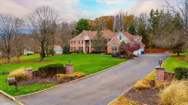 7 Beverly Drive, Holmdel, NJ 07733