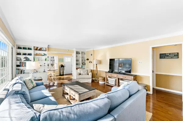 Surf City, NJ 08008,15 N 2nd Street