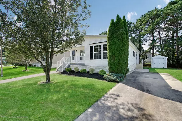 Whiting, NJ 08759,901 Oak Ridge Terrace