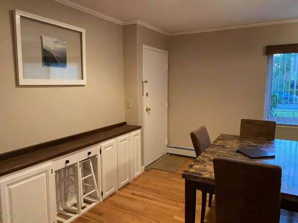 Eatontown, NJ 07724,5 Myrtle Avenue