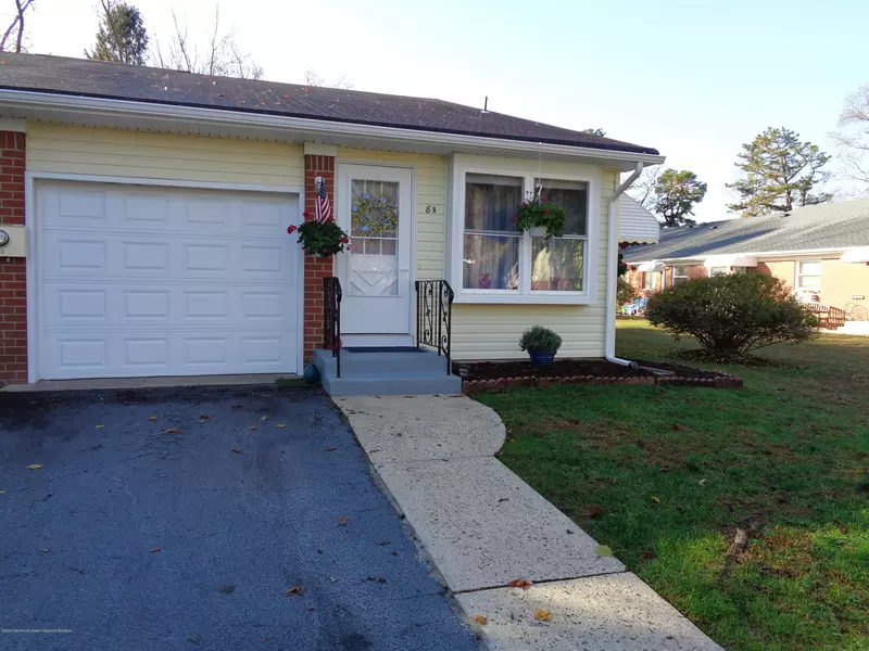 8 Hamilton Lane, Whiting, NJ 08759