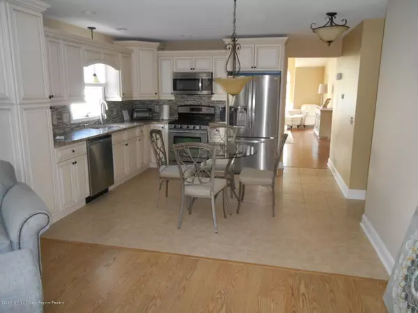 Toms River, NJ 08755,2334 N Chanticleer Court