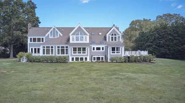 Rumson, NJ 07760,18 Conover Lane