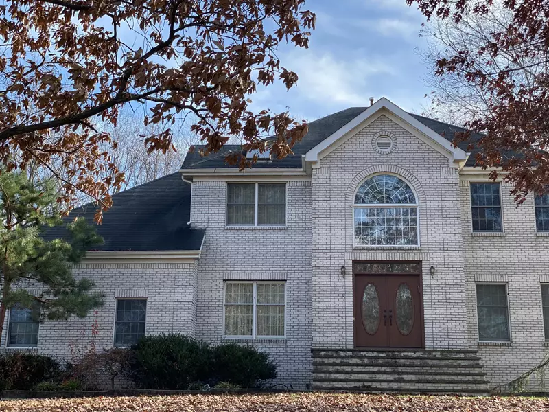 8 Dante Road, Monroe, NJ 08831