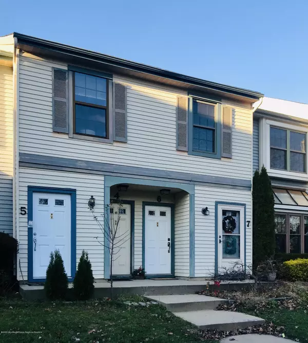 Freehold, NJ 07728,40 Bristol Court #6