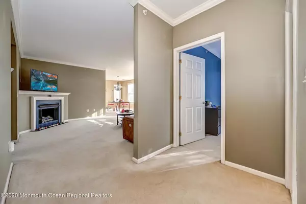 Manalapan, NJ 07726,595 Saint Andrews Place