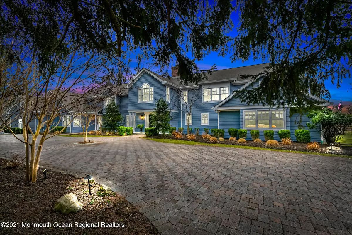 Rumson, NJ 07760,4 Water Way