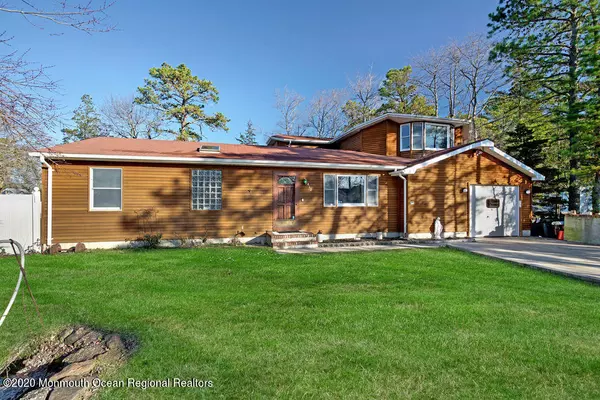 Lanoka Harbor, NJ 08734,412 Bay Way