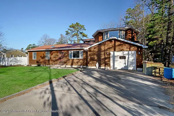 Lanoka Harbor, NJ 08734,412 Bay Way