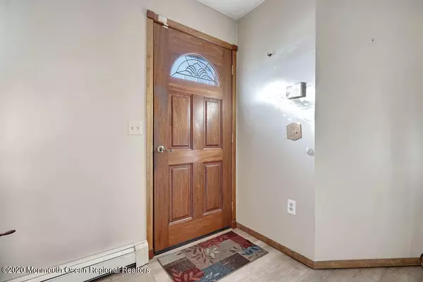 Lanoka Harbor, NJ 08734,412 Bay Way