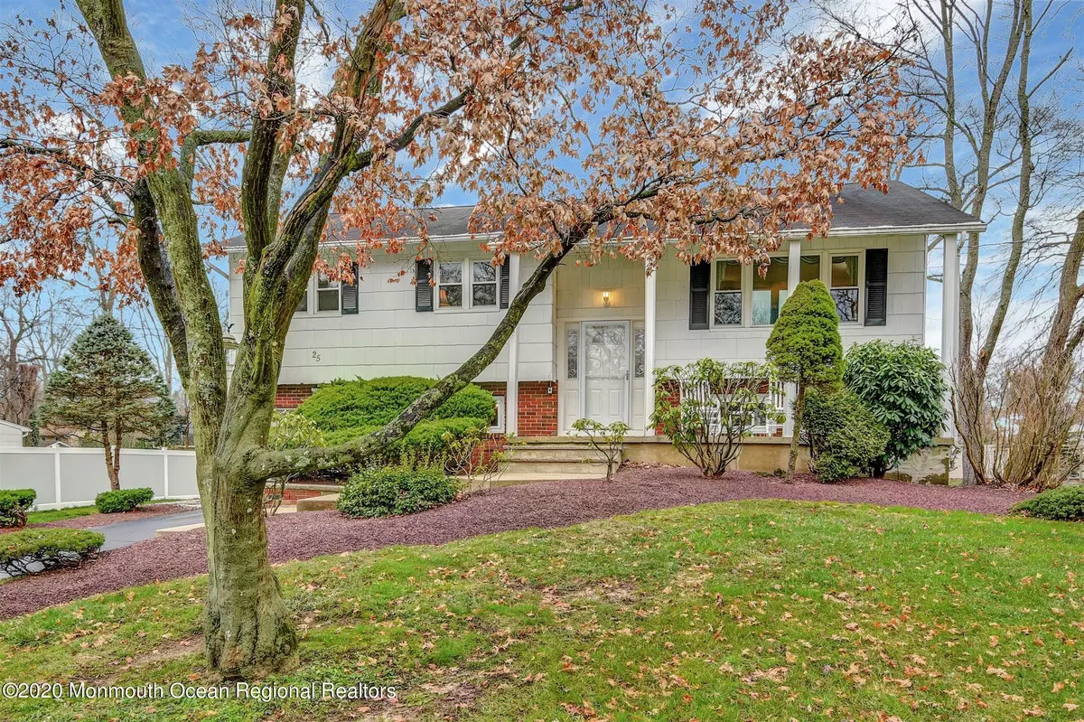 Manalapan, NJ 07726,25 Highland Drive