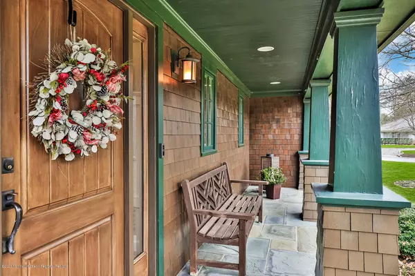 Rumson, NJ 07760,6 Buttonwood Lane E