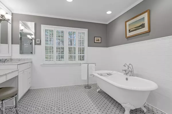 Rumson, NJ 07760,9 Oak Lane