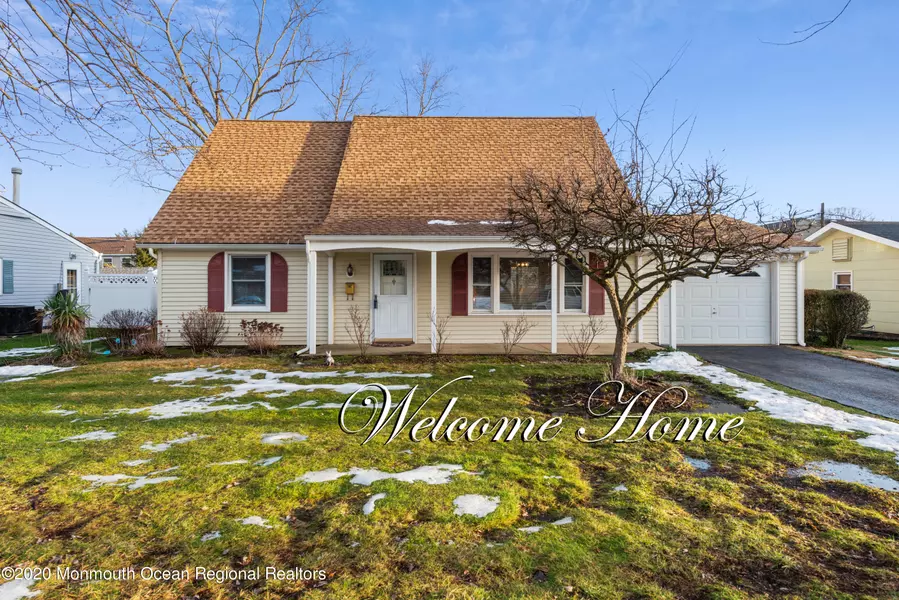 35 Beacon Lane, Matawan, NJ 07747