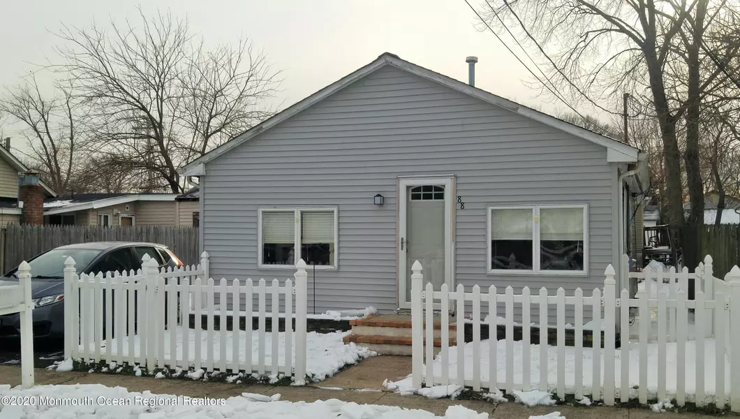 88 Monmouth Avenue, North Middletown, NJ 07748