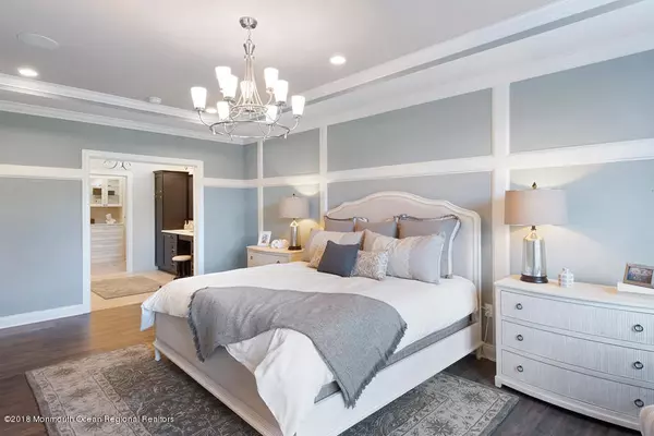 Holmdel, NJ 07733,4 Stratford Lane #612