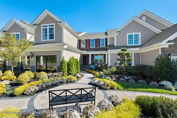 Holmdel, NJ 07733,4 Stratford Lane #612