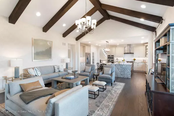 Holmdel, NJ 07733,6 Stratford Lane #611