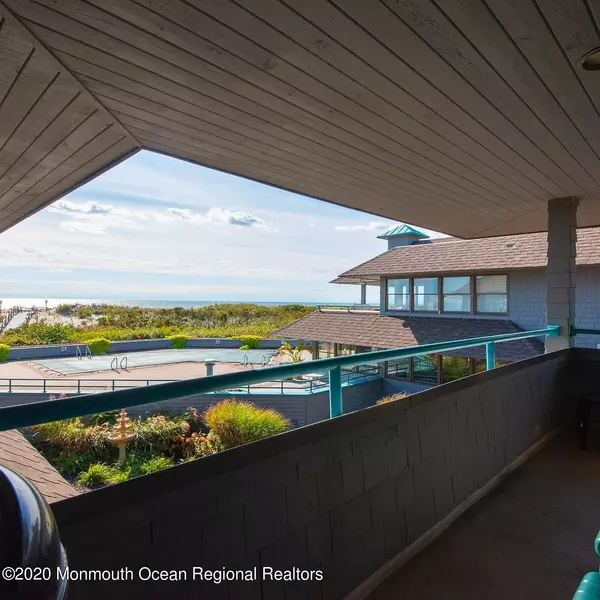 Ship Bottom, NJ 08008,901 Ocean Avenue #925