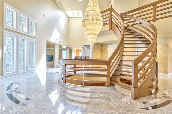 Colts Neck, NJ 07722,2 Pacer Court