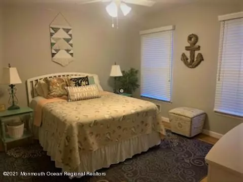 Point Pleasant Beach, NJ 08742,211 Princeton Avenue