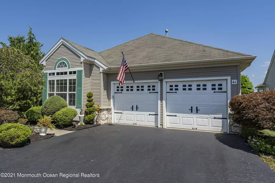 41 Dunrovin Court, Manchester, NJ 08759