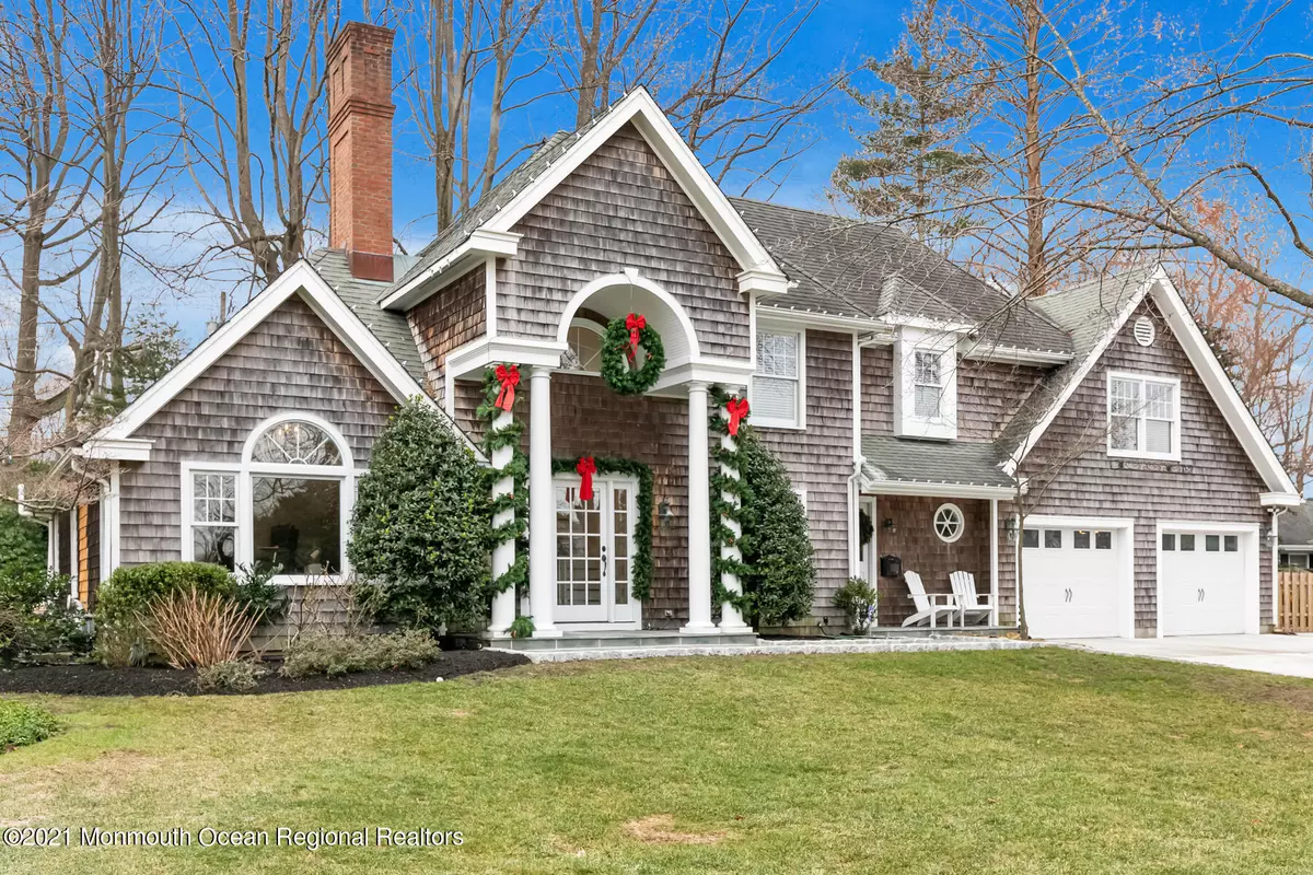 Rumson, NJ 07760,21 Blossom Road