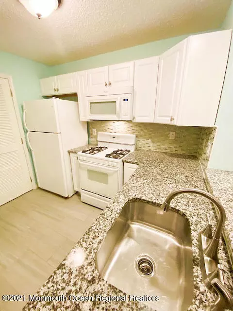 Tinton Falls, NJ 07712,21 Dover Court