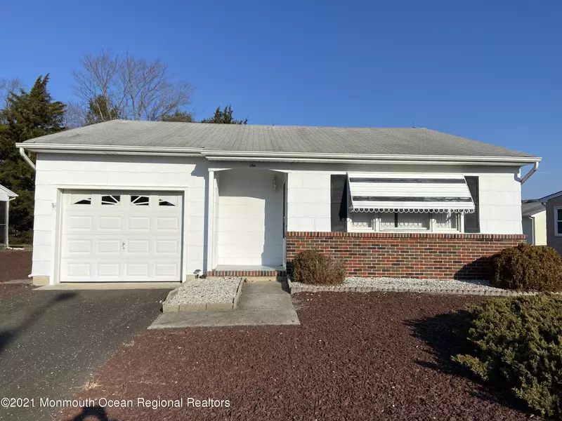 6 Norfolk Drive, Toms River, NJ 08757