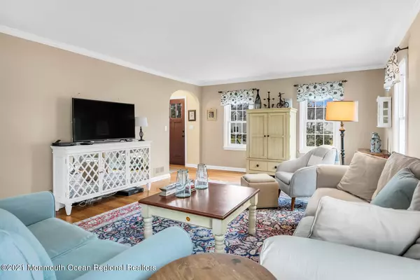 Fair Haven, NJ 07704,260 Dartmouth Avenue