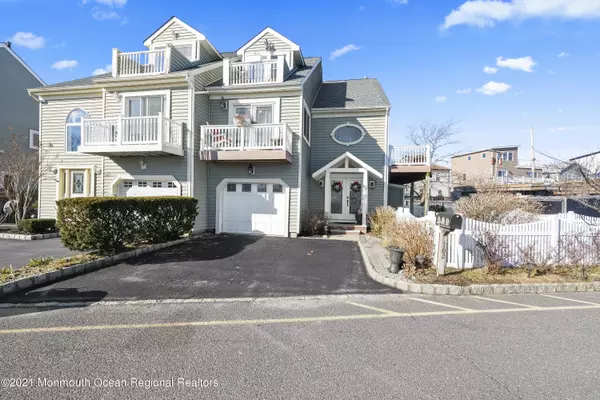 Highlands, NJ 07732,102 Marina Bay Court