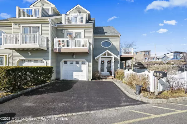 Highlands, NJ 07732,102 Marina Bay Court