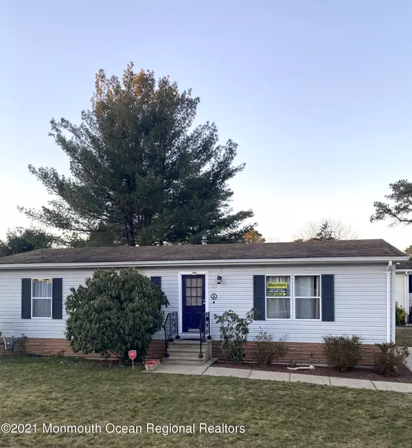 Whiting, NJ 08759,217 Holly Court