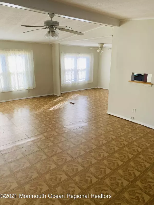 Barnegat, NJ 08005,1 Kimberly Drive