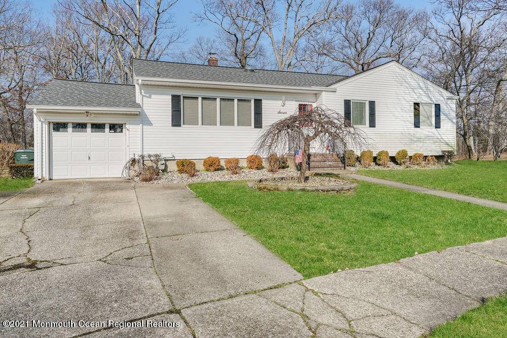 Oakhurst, NJ 07755,7 Deborah Place