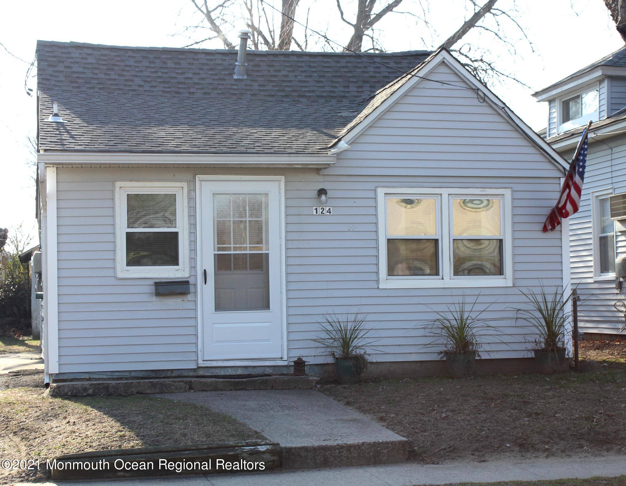 124 Seabreeze Avenue, Middletown, NJ 07748