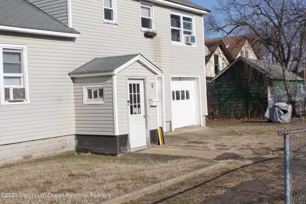 Keyport, NJ 07735,195 Chingarora Avenue