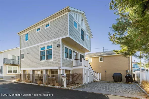 109 W Surf Way, Lavallette, NJ 08735