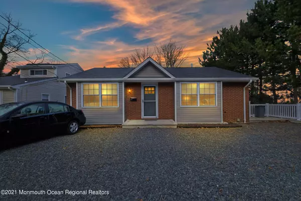 Highlands, NJ 07732,380 Navesink Avenue