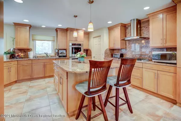 Marlboro, NJ 07746,8 Citation Court