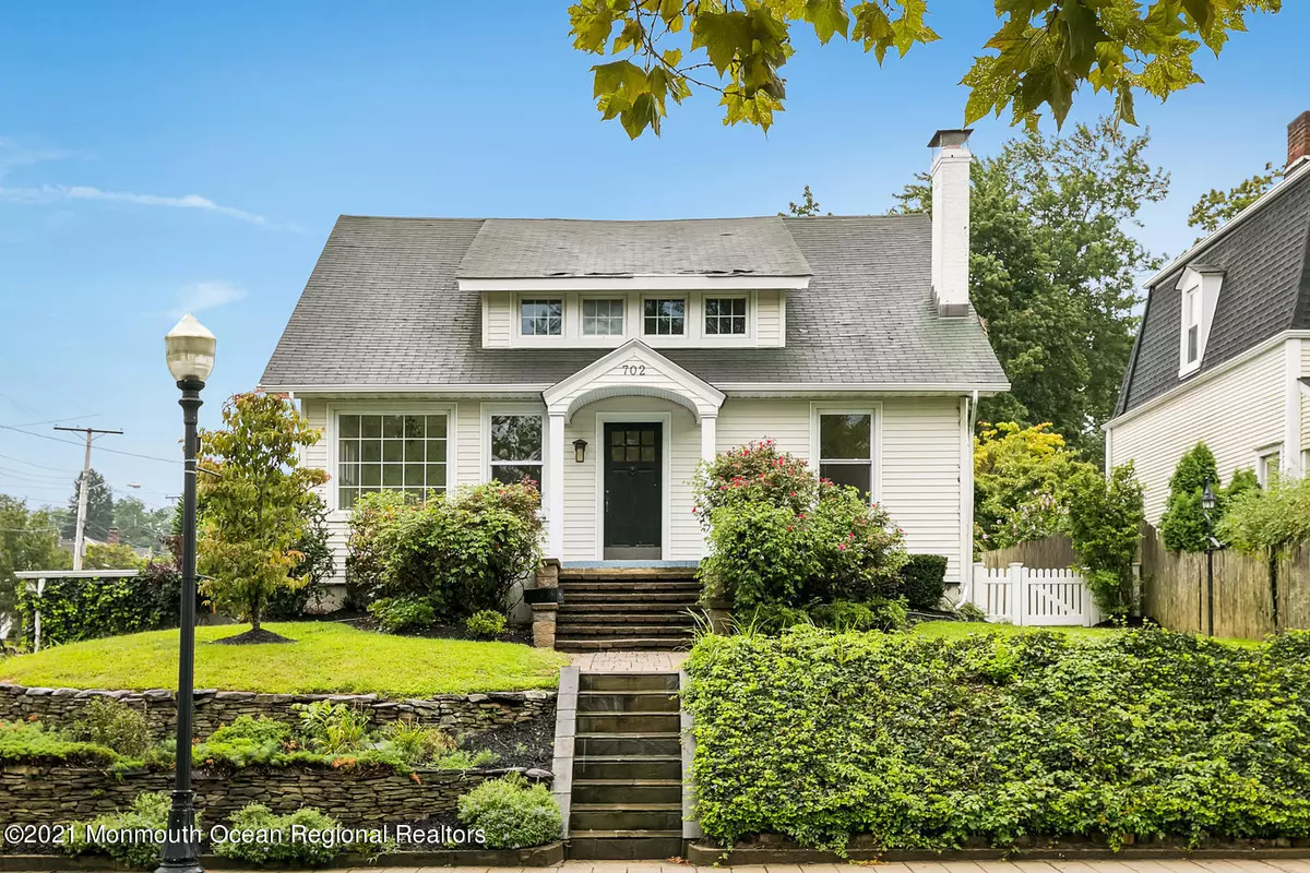 Fair Haven, NJ 07704,702 River Road