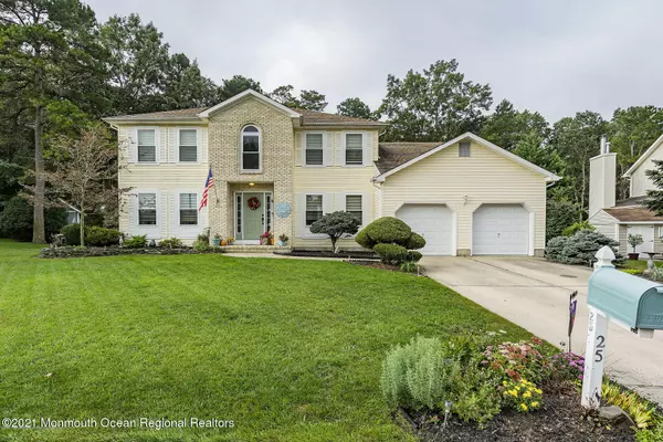 25 Derringer Drive, Howell, NJ 07731