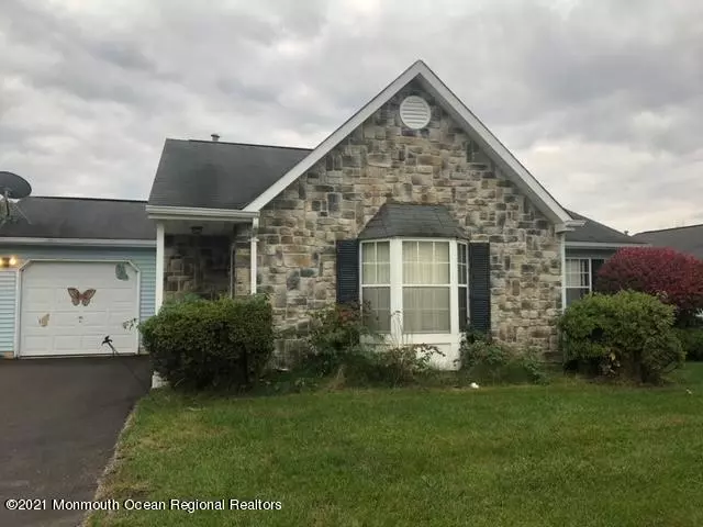 Freehold, NJ 07728,11 Ivy Ridge Close