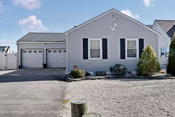 96 Moorage Avenue, Bayville, NJ 08721