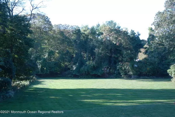 Rumson, NJ 07760,23 Bellevue Avenue