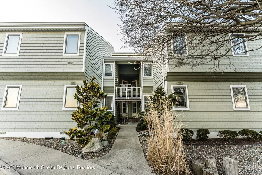 38 Hidden Harbor Drive, Point Pleasant, NJ 08742