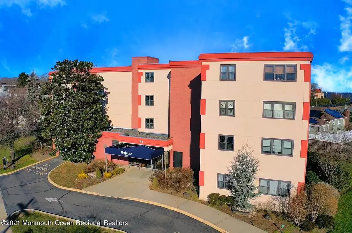 Atlantic Highlands, NJ 07716,32 Center Avenue #3B