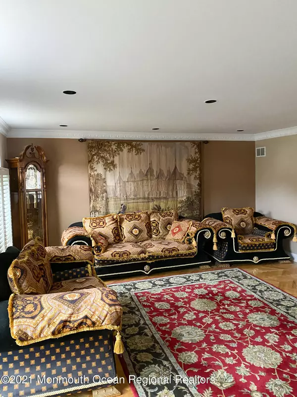 Marlboro, NJ 07746,3 Old Scots Road